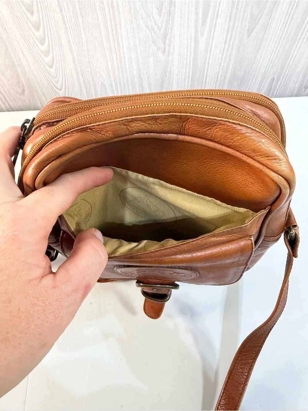 American Angel Leather Crossbody Bag‎ Wallet Purse Cognac Tan Vintage Brass Zip